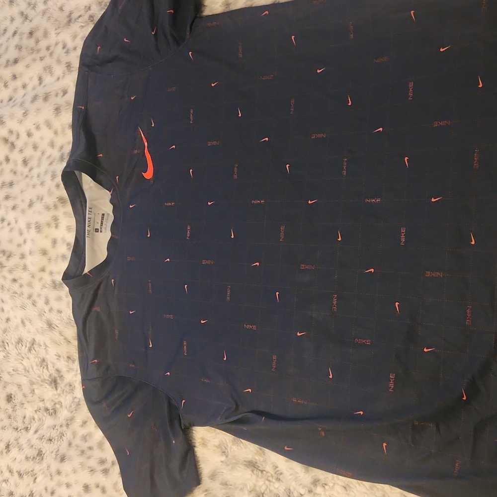 Nike drifit tee